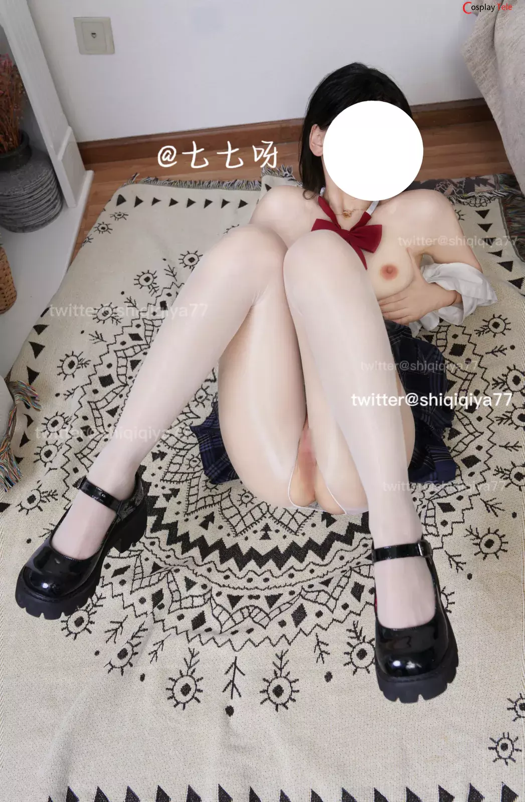 七七呀 (shiqiqiya77) – Collection “77 photos and 13 videos”