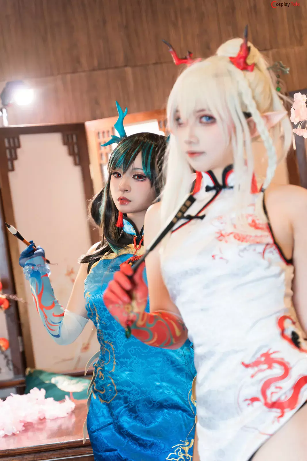 阿呀被发现了Aya and 小和甜酒 cosplay Nian and Dusk Chinese Dress – Aknights “199 photos”