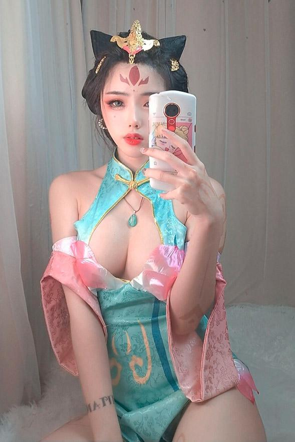 TITI – Yang Guifei (Selfie)