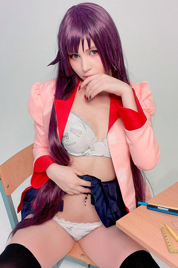 Tsuki Desu – Hitagi Senjougahara