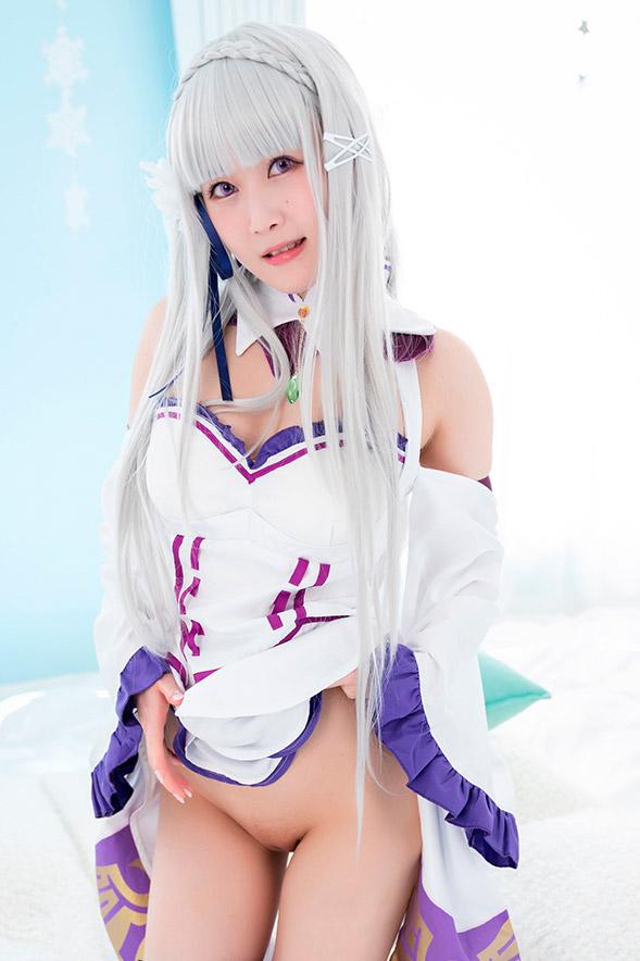 Ria Kurumi – Emilia