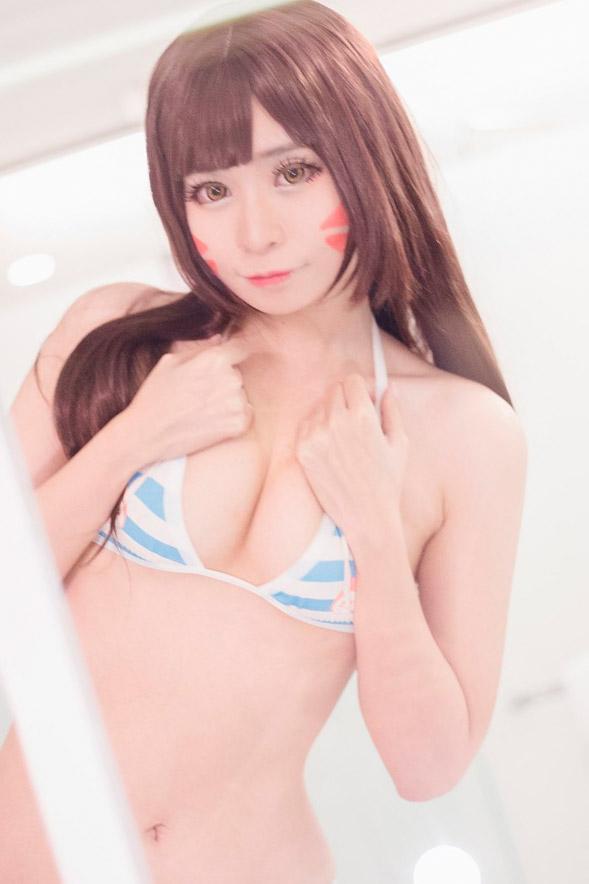 Meenfox – D.Va (Bikini)