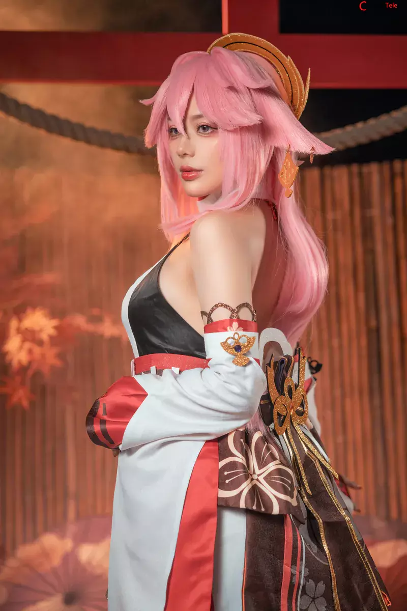 九言 (Jiu Yan) cosplay Yae Miko – Genshin Impact “51 photos and 7 videos”