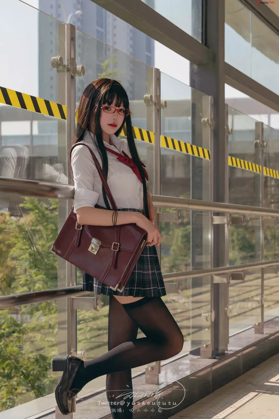 咬一口兔娘ovo (Yaokoututu) – Train Horror “73 photos and 1 video”