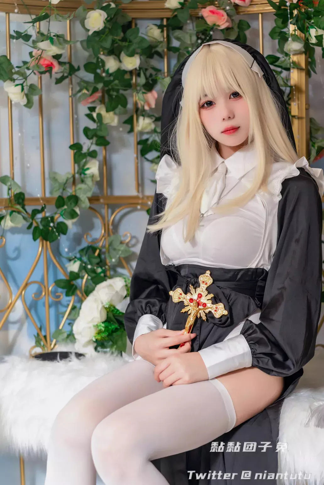 咬一口兔娘ovo (Yaokoututu) – Nun “49 photos”