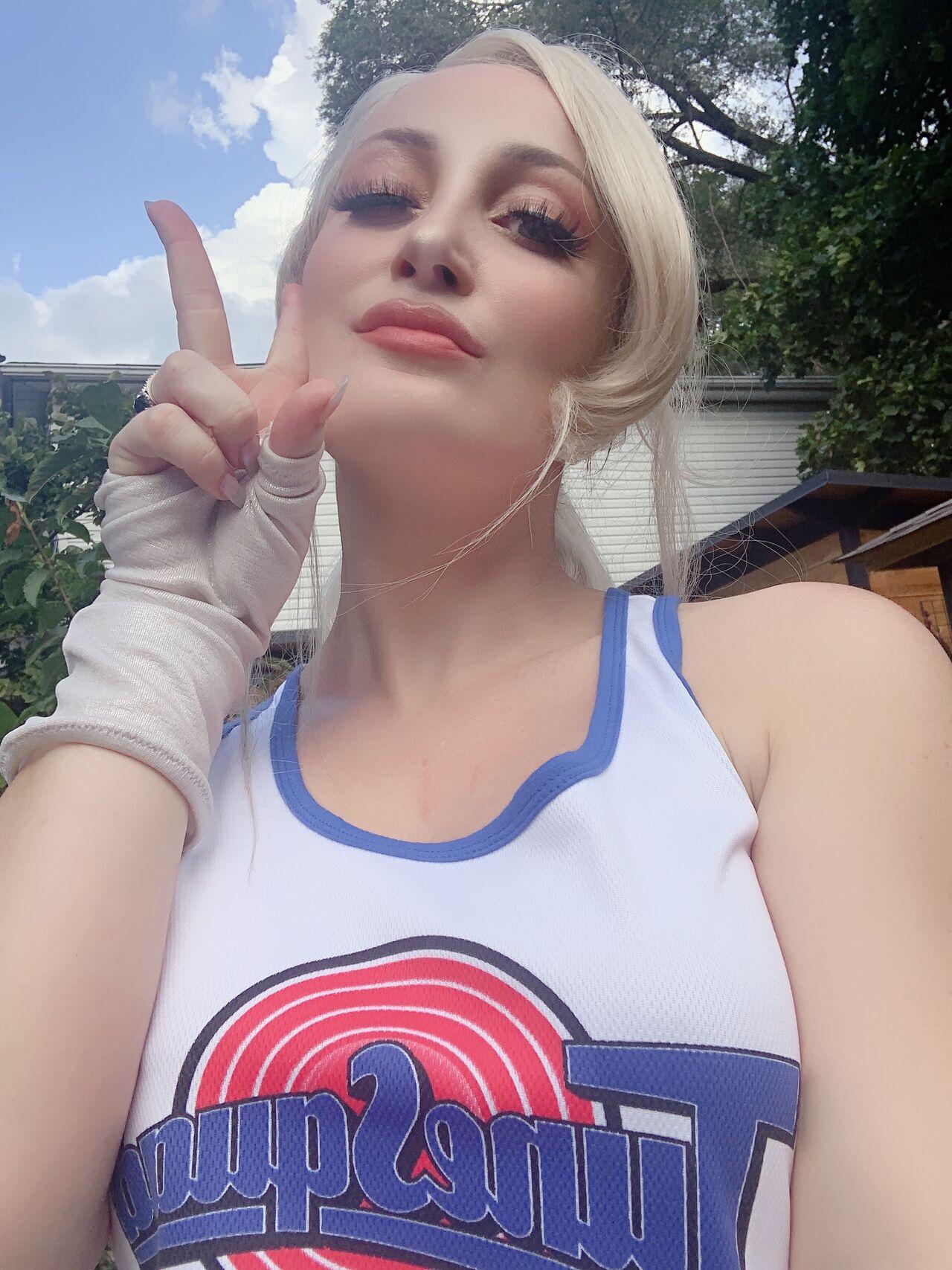 Holly Wolf - Lola Bunny