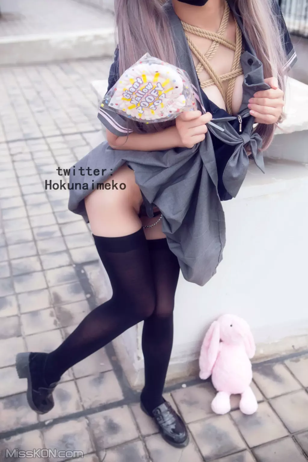 Coser@Hokunaimeko (北乃芽子): 絞り！露出！スク水のＪＫ (90 photos)