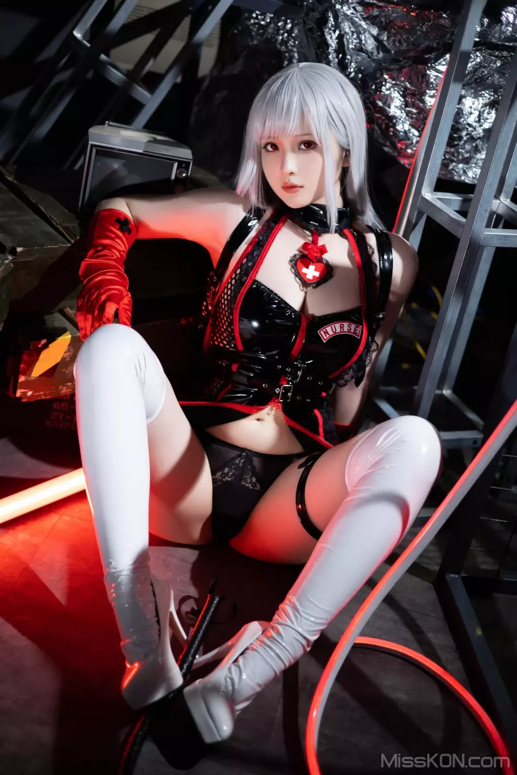 Coser@屿鱼: 暗黑护士 (21 photos)