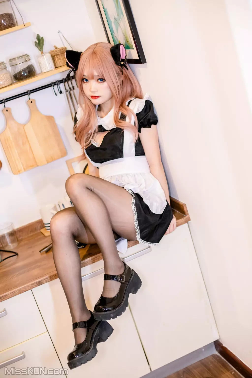 Coser@神沢永莉: 厨房短款女仆 (39 photos)