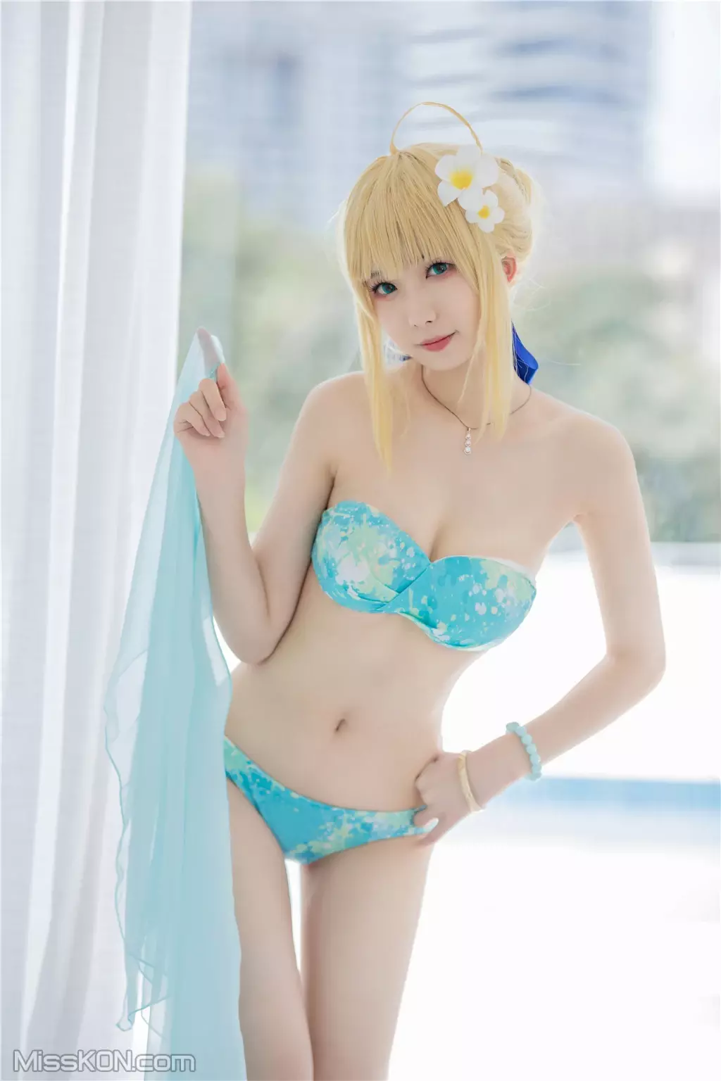 Coser@封疆疆v: 阿尔托莉雅·潘德拉贡 泳装 (40 photos)