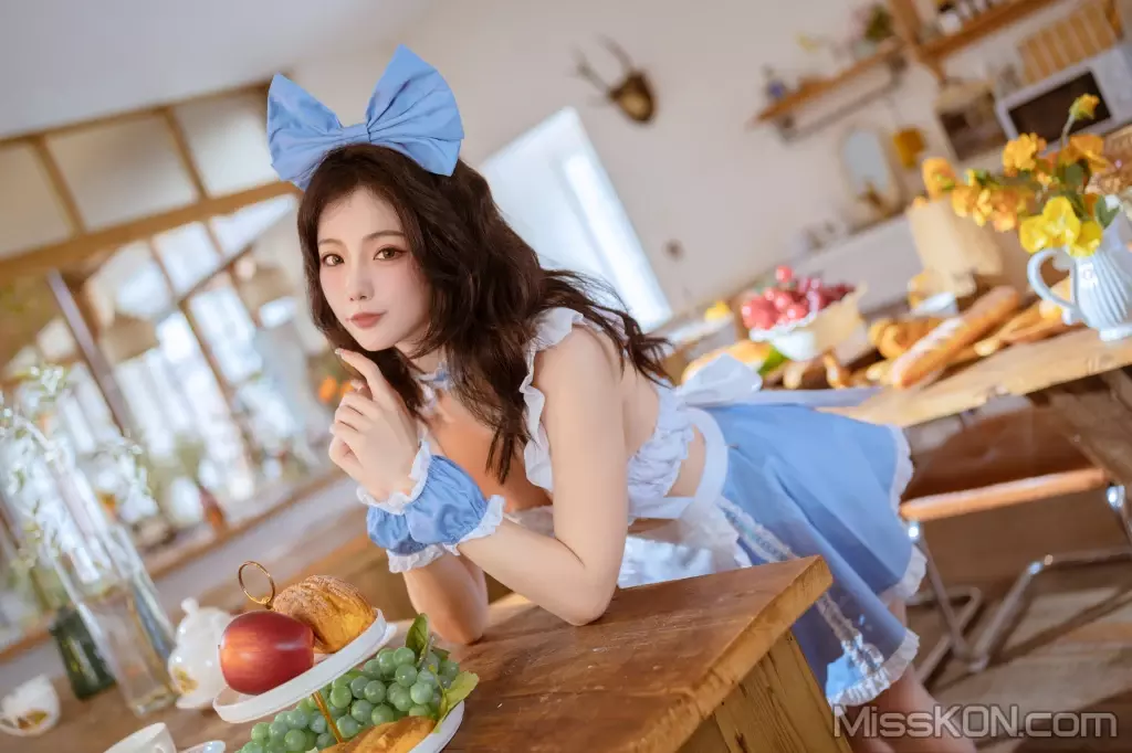 Coser@桃良阿宅: 女仆的小憩 (52 photos)