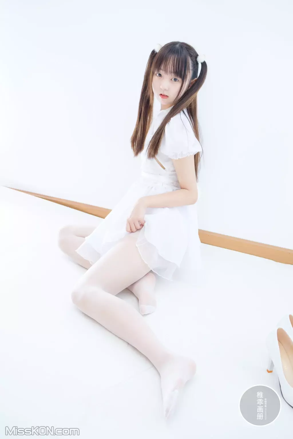 Coser@稚乖画册 – 新堂01 团子 (65 photos + 1 video)