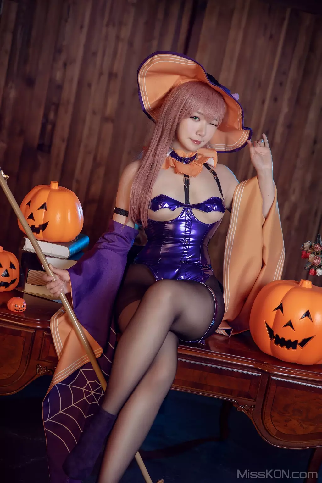 Coser@麻花麻花酱: Memphis Halloween (40 photos)