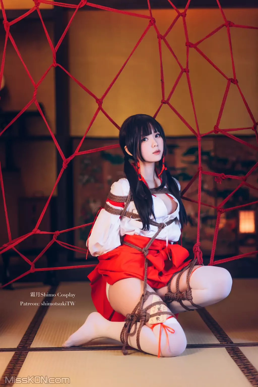 Coser@霜月shimo: 巫女捆绑 (24 photos)