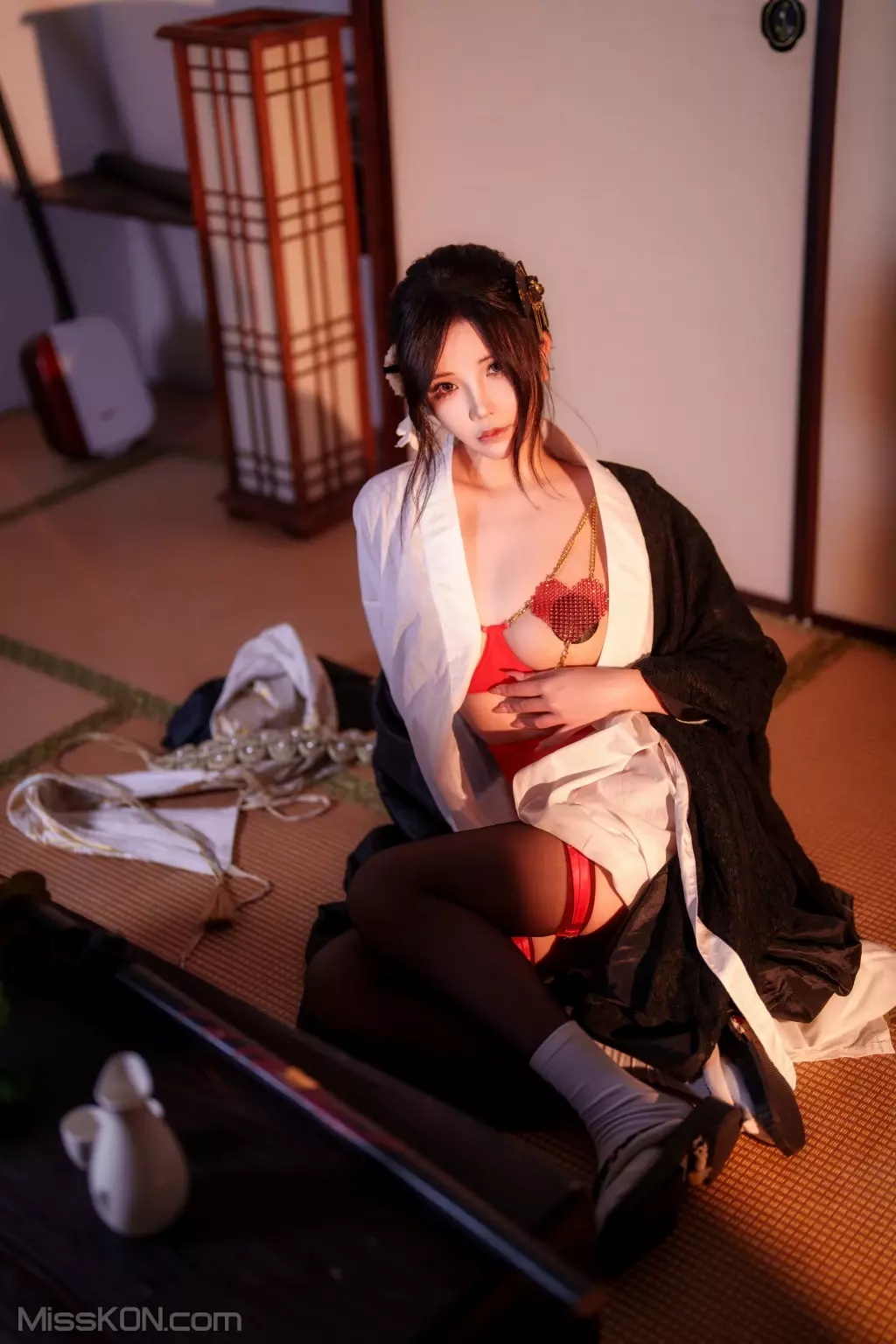 Coser@抱走莫子aa – 未亡人太太 (65 photos + 13 videos)