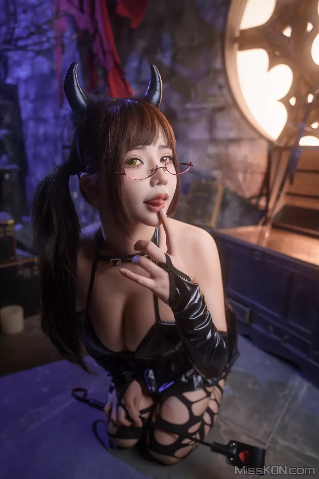 Coser@抱走莫子aa: Little Succubus 8K超清 (45 photos + 34 videos)