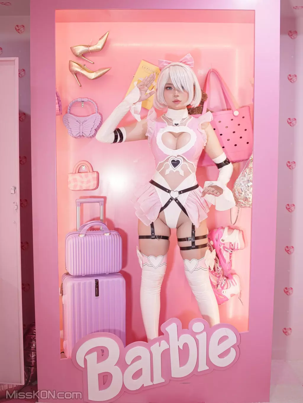 Coser@ZinieQ: 2B Barbie (32 photos + 7 videos)