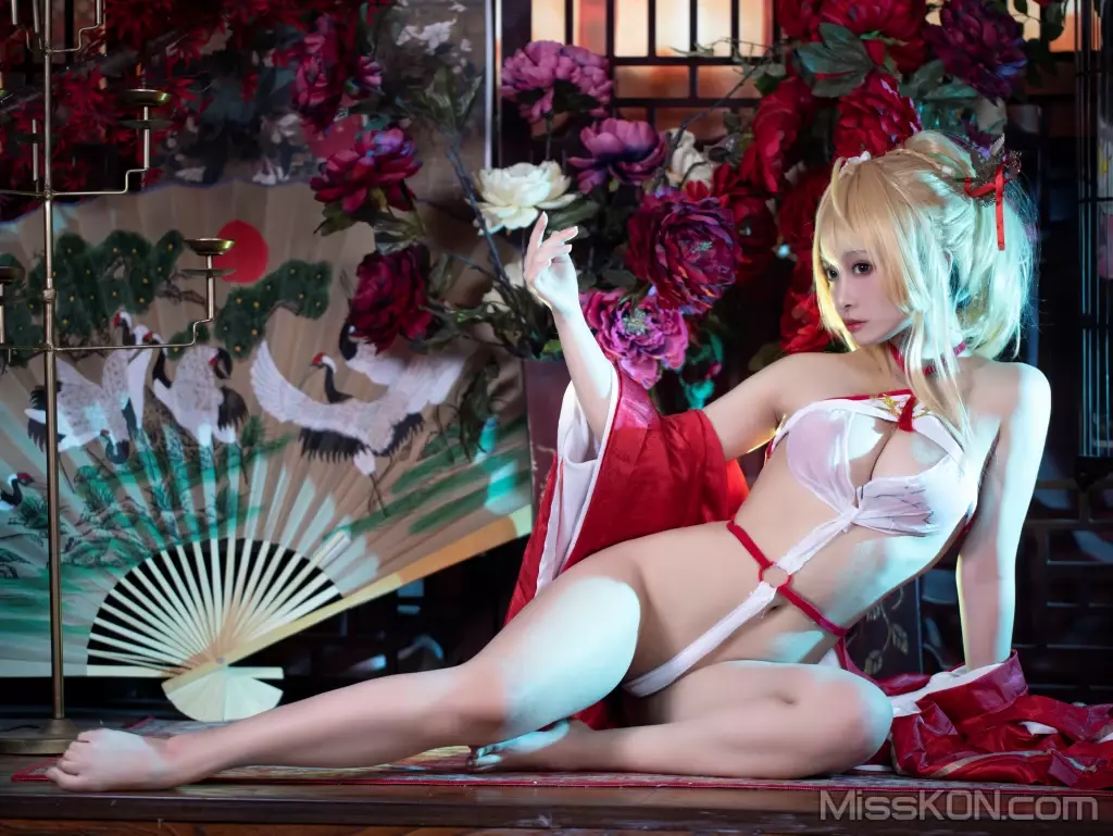 Coser@洛璃LoLiSAMA: 光荣凉夜香雪 (36 photos)