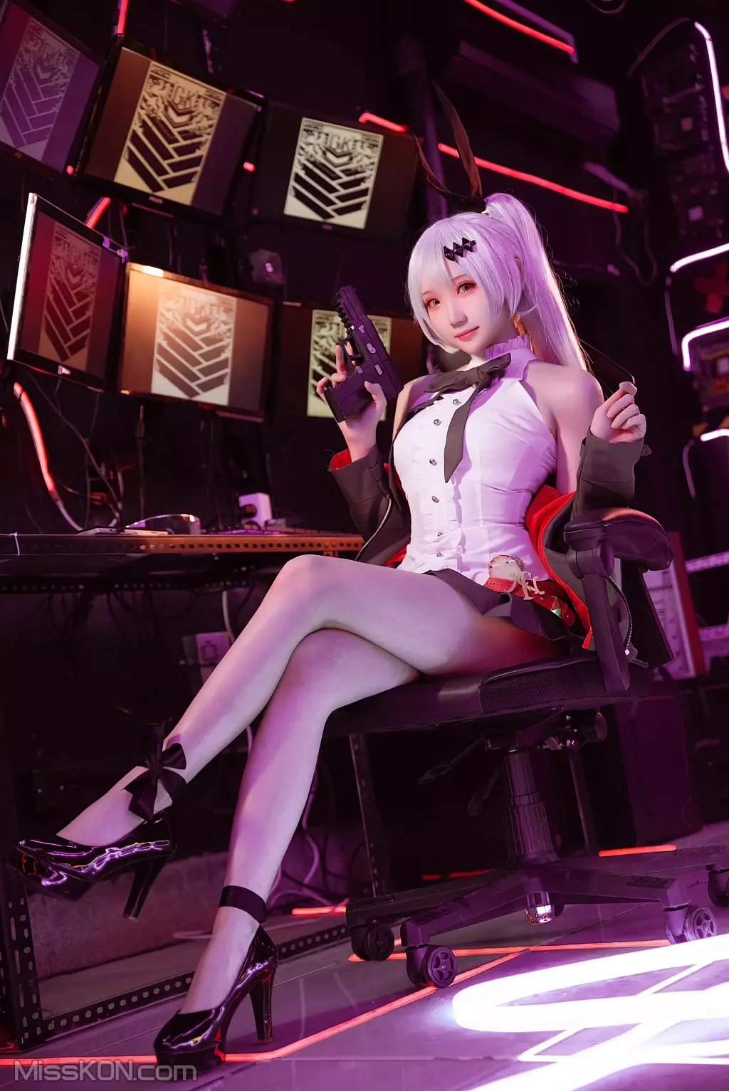 Coser@瓜希酱: 少女前线 FN-57 Five-seveN (22 photos)