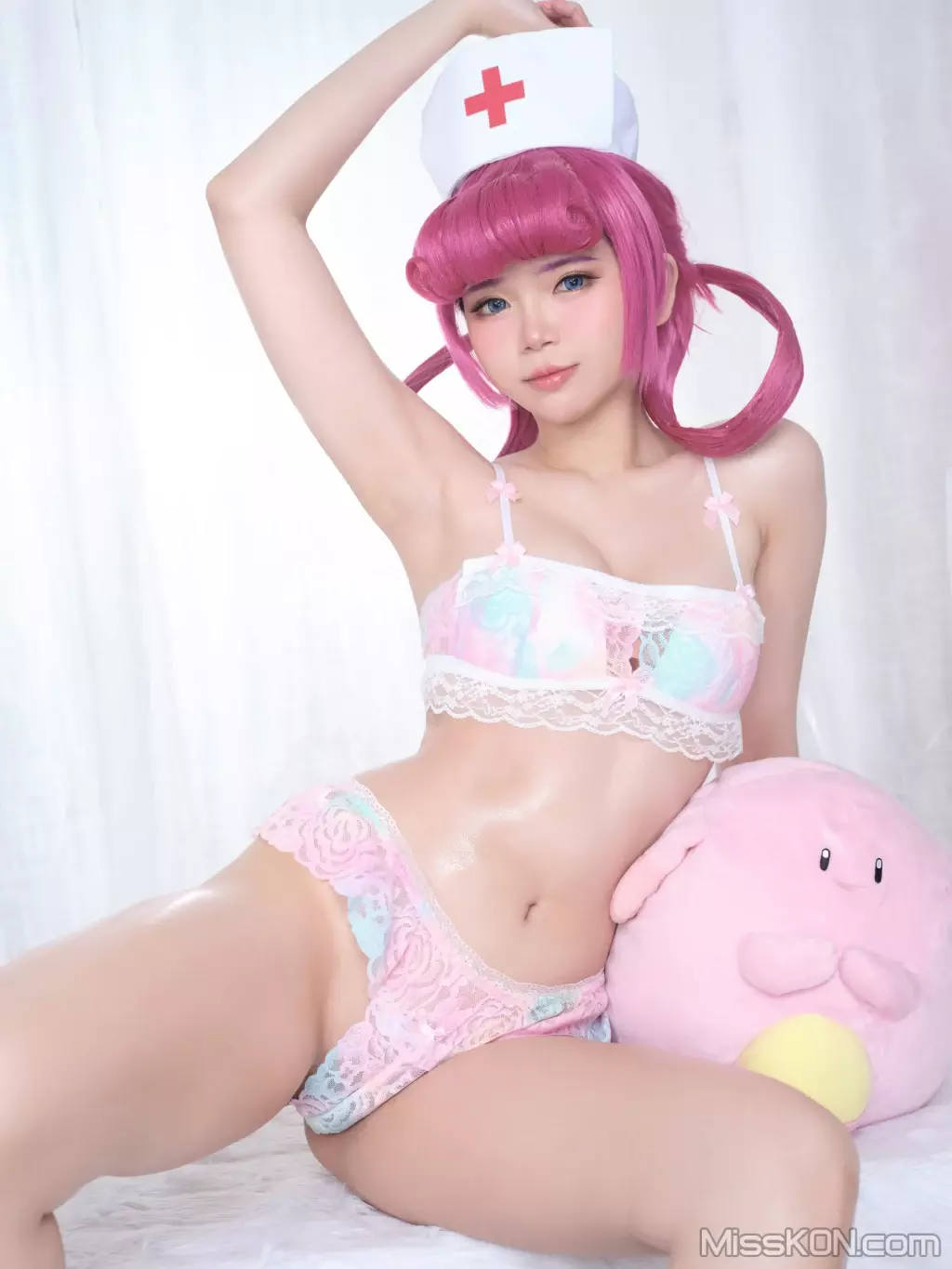 Coser@ZinieQ: Nurse Joy (35 photos)