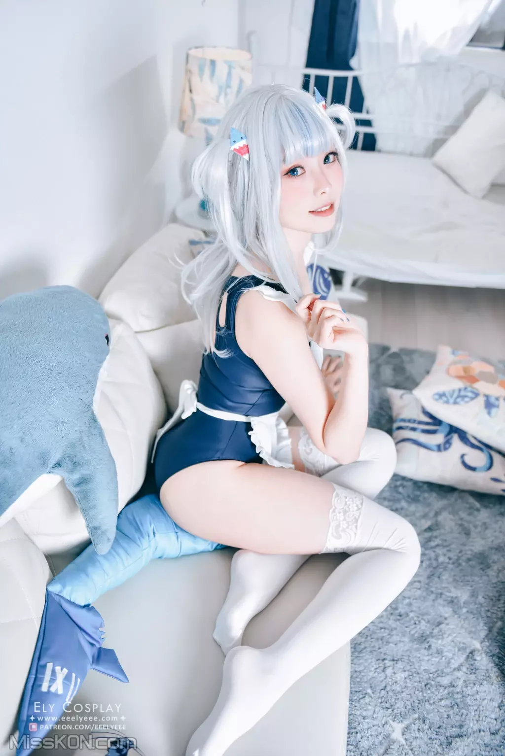 Coser@Ely_eee (ElyEE子): Gura Swimsuit (19 photos)