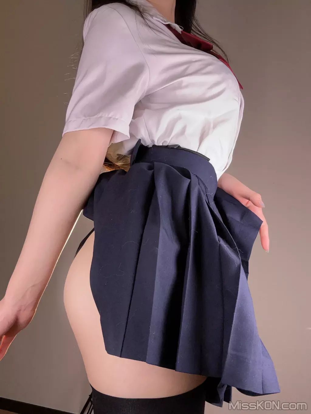 Coser@九言: 猫耳娘的裙底 (36 photos + 5 videos)