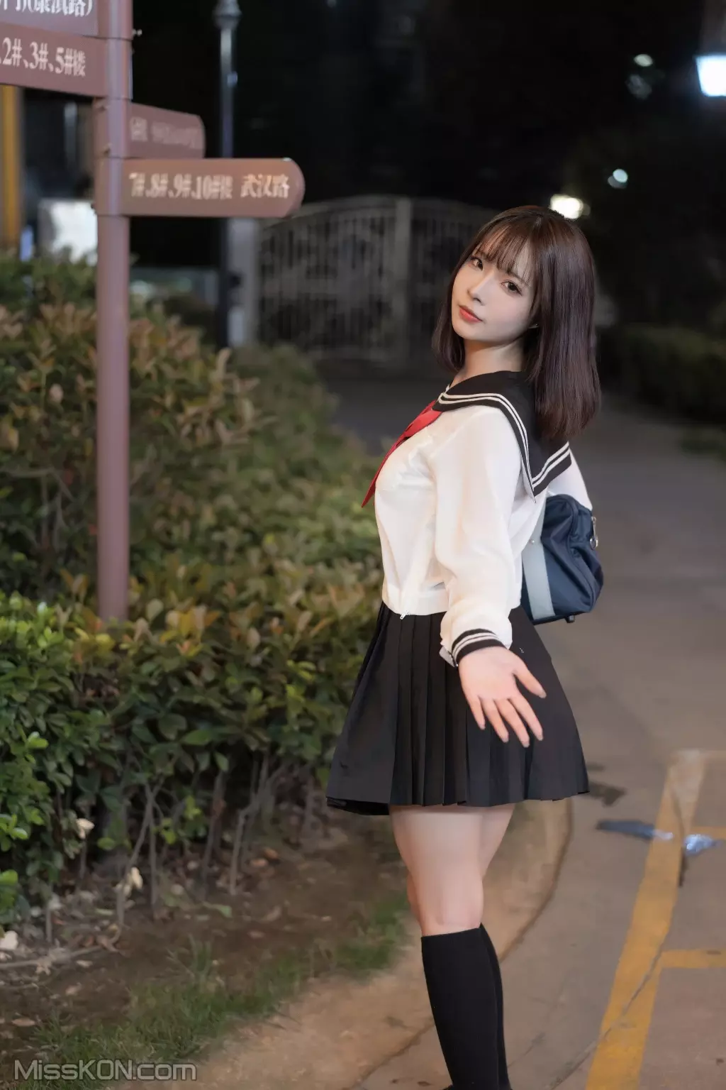 Coser@yuuhui玉汇: 约会我的女学生 (101 photos)