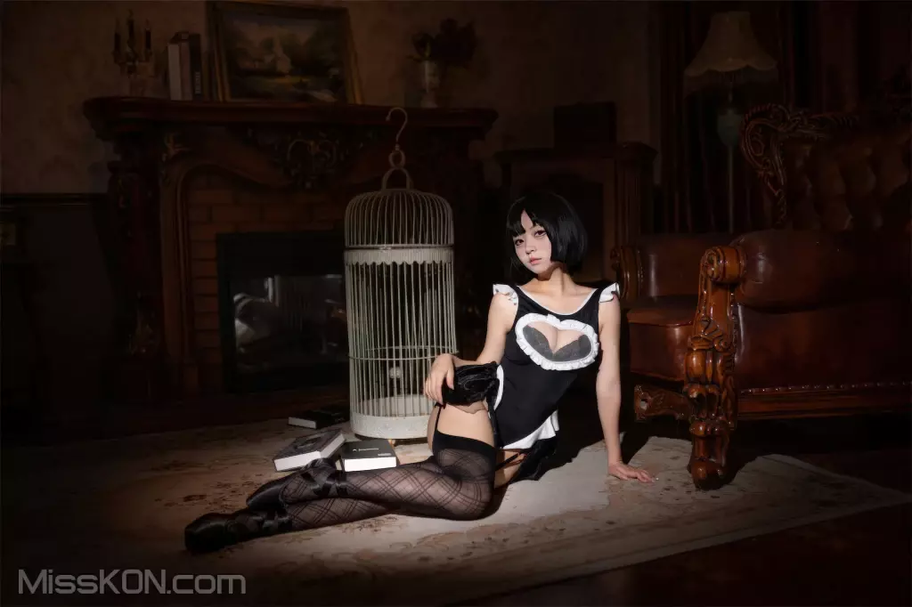 Coser@花铃: 马戏团芭蕾 吊带袜高叉 (43 photos)