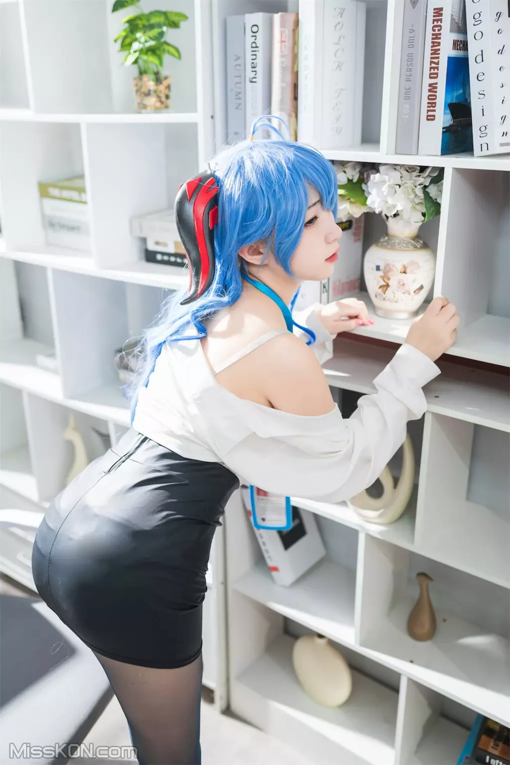 Coser@花铃: 甘雨秘书OL (93 photos)