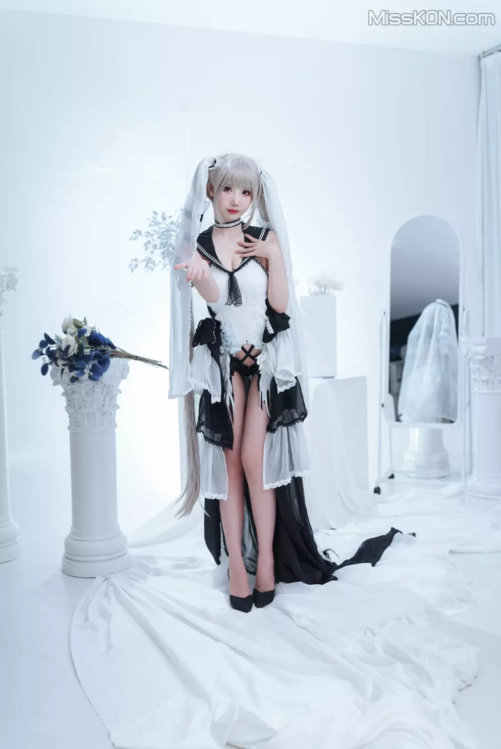 Coser@面饼仙儿 No.110: 可畏婚纱 (25 photos)