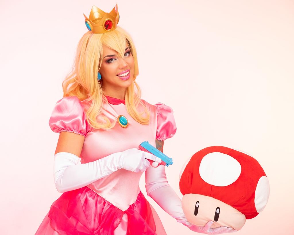 Alex Zedra – Princess Peach