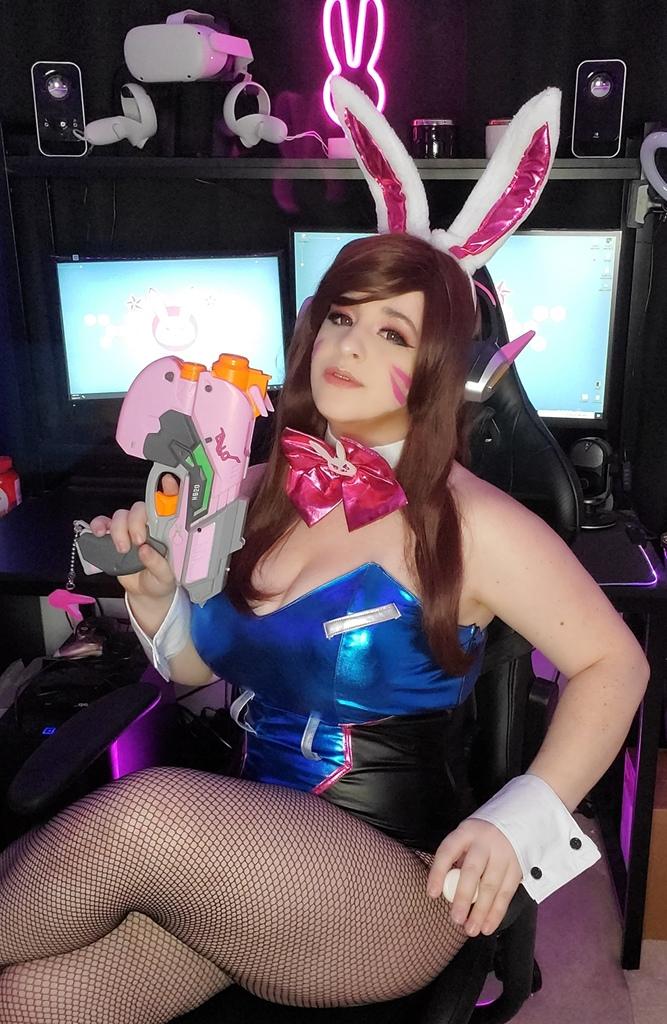 Lithe Cosplay – D.Va Bunny Suit