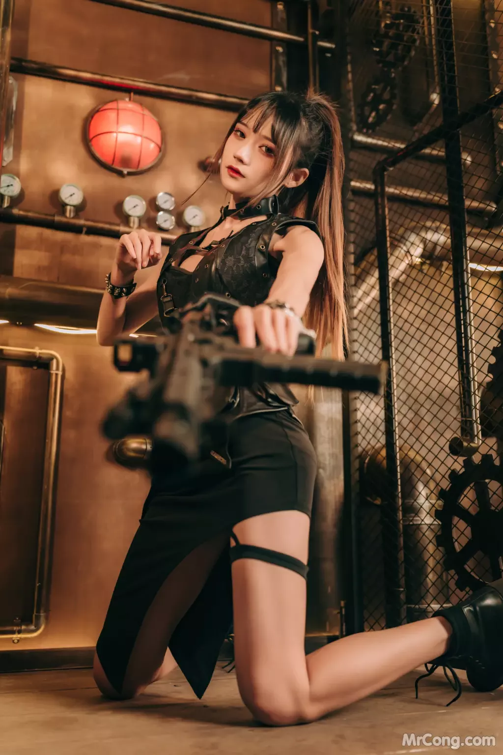 Coser@兔子Zzz不吃胡萝卜: 潜入搜查 (29 photos)