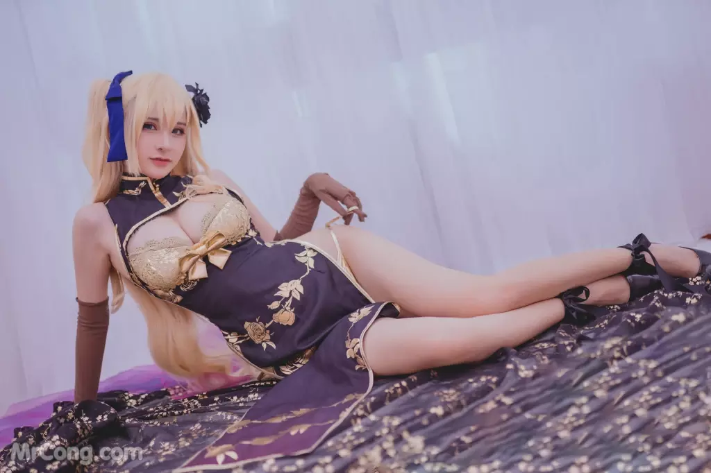 Coser@前羽_rr: 幻想 金莲 (30 photos)