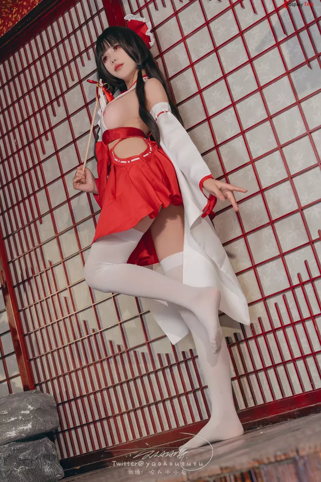 咬一口兔娘ovo (Yaokoututu) cosplay Reimu Hakurei – Touhou Project “72 photos and 2 videos”