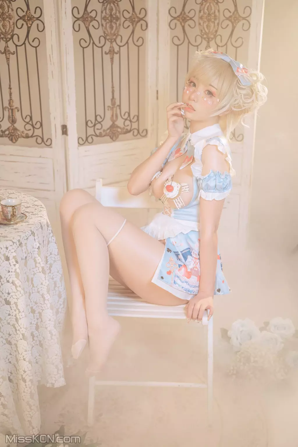 Coser@爆机少女喵小吉 (Nekokoyoshi): Private Tea Party (31 photos + 1 video)